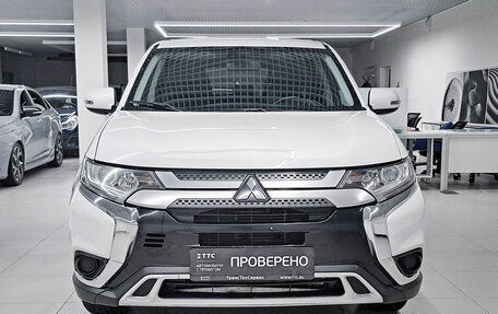 Mitsubishi Outlander III рестайлинг 3, 2018 год, 1 850 000 рублей, 6 фотография
