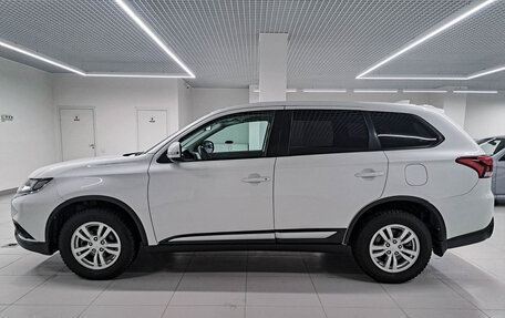 Mitsubishi Outlander III рестайлинг 3, 2018 год, 1 850 000 рублей, 12 фотография