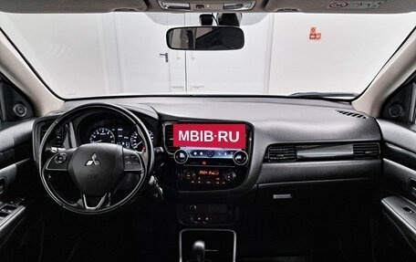 Mitsubishi Outlander III рестайлинг 3, 2018 год, 1 850 000 рублей, 18 фотография