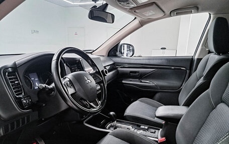 Mitsubishi Outlander III рестайлинг 3, 2018 год, 1 850 000 рублей, 20 фотография