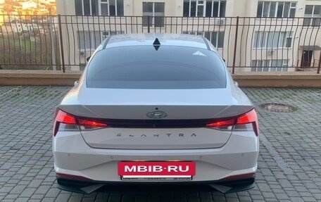 Hyundai Elantra, 2021 год, 2 200 000 рублей, 10 фотография