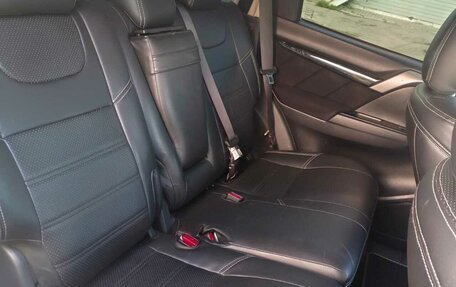 Mitsubishi Pajero Sport III рестайлинг, 2018 год, 2 800 000 рублей, 5 фотография