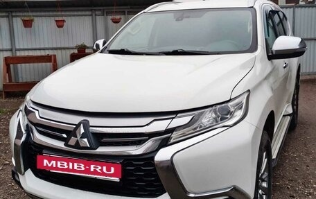 Mitsubishi Pajero Sport III рестайлинг, 2018 год, 2 800 000 рублей, 4 фотография