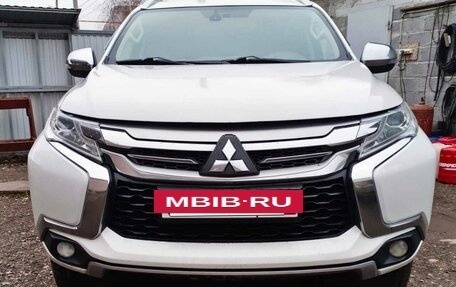 Mitsubishi Pajero Sport III рестайлинг, 2018 год, 2 800 000 рублей, 2 фотография