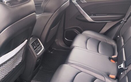 Geely Atlas, 2023 год, 2 200 000 рублей, 10 фотография