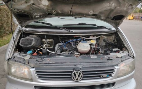 Volkswagen Transporter T4, 2001 год, 1 067 000 рублей, 6 фотография