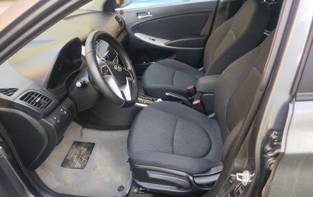 Hyundai Solaris II рестайлинг, 2011 год, 490 000 рублей, 6 фотография