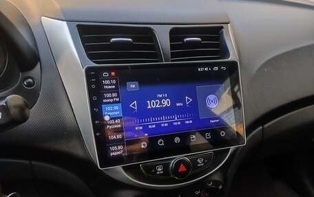 Hyundai Solaris II рестайлинг, 2011 год, 490 000 рублей, 8 фотография