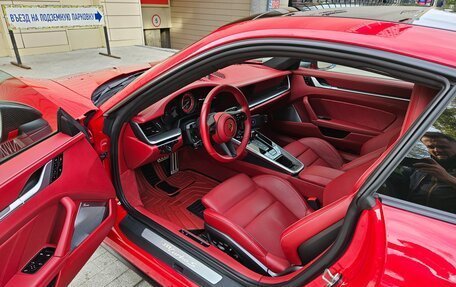 Porsche 911, 2021 год, 27 000 000 рублей, 6 фотография