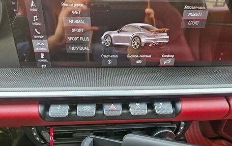 Porsche 911, 2021 год, 27 000 000 рублей, 16 фотография