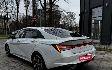 Hyundai Elantra, 2021 год, 2 280 000 рублей, 3 фотография