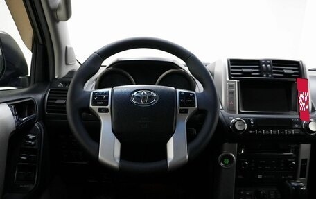 Toyota Land Cruiser Prado 150 рестайлинг 2, 2013 год, 2 700 000 рублей, 6 фотография