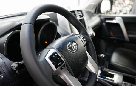 Toyota Land Cruiser Prado 150 рестайлинг 2, 2013 год, 2 700 000 рублей, 9 фотография