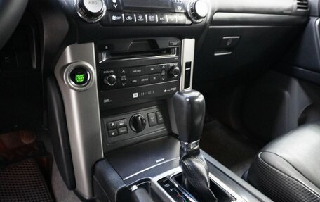 Toyota Land Cruiser Prado 150 рестайлинг 2, 2013 год, 2 700 000 рублей, 16 фотография