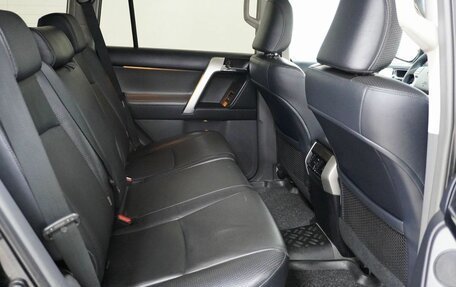 Toyota Land Cruiser Prado 150 рестайлинг 2, 2013 год, 2 700 000 рублей, 15 фотография