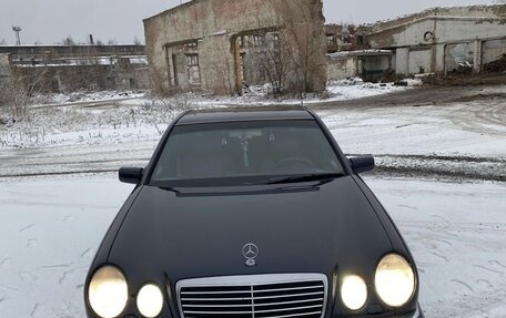 Mercedes-Benz E-Класс, 1997 год, 450 000 рублей, 2 фотография