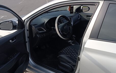 Hyundai Solaris II рестайлинг, 2019 год, 1 750 000 рублей, 8 фотография