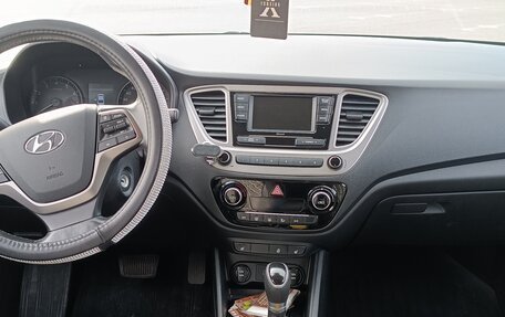 Hyundai Solaris II рестайлинг, 2019 год, 1 750 000 рублей, 10 фотография