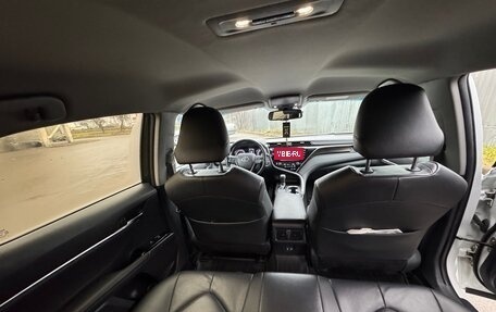 Toyota Camry, 2019 год, 2 750 000 рублей, 4 фотография