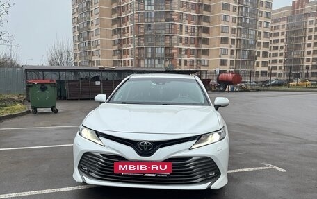 Toyota Camry, 2019 год, 2 750 000 рублей, 13 фотография
