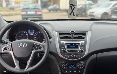 Hyundai Solaris II рестайлинг, 2015 год, 965 000 рублей, 18 фотография
