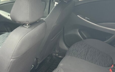 Hyundai Solaris II рестайлинг, 2015 год, 965 000 рублей, 17 фотография