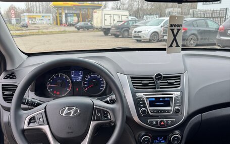 Hyundai Solaris II рестайлинг, 2015 год, 965 000 рублей, 22 фотография