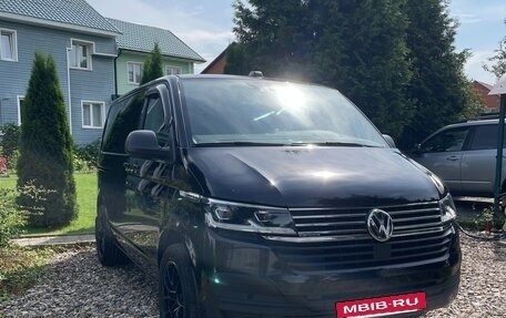 Volkswagen Caravelle T6 рестайлинг, 2021 год, 4 850 000 рублей, 3 фотография