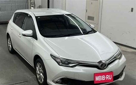 Toyota Auris II, 2015 год, 955 000 рублей, 2 фотография