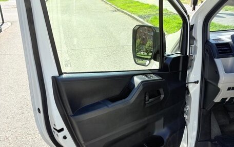 Toyota HiAce H300, 2021 год, 4 790 000 рублей, 6 фотография