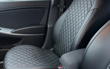 Hyundai Solaris II рестайлинг, 2011 год, 800 000 рублей, 13 фотография