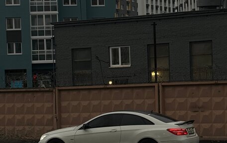 Mercedes-Benz E-Класс, 2011 год, 1 530 000 рублей, 3 фотография