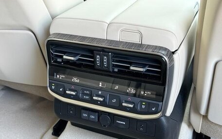 Toyota Land Cruiser, 2025 год, 11 155 116 рублей, 26 фотография