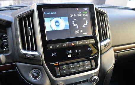 Toyota Land Cruiser 200, 2016 год, 7 350 000 рублей, 19 фотография