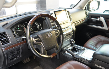 Toyota Land Cruiser 200, 2016 год, 7 350 000 рублей, 25 фотография