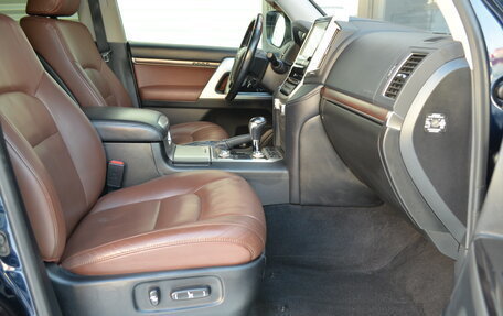 Toyota Land Cruiser 200, 2016 год, 7 350 000 рублей, 32 фотография