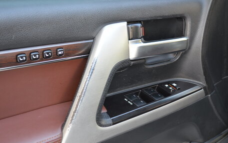 Toyota Land Cruiser 200, 2016 год, 7 350 000 рублей, 24 фотография