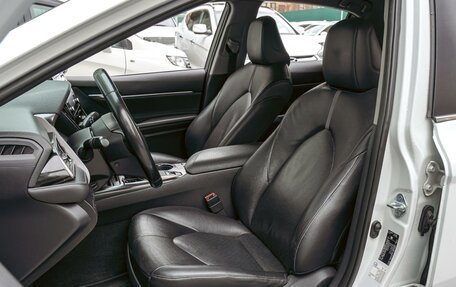 Toyota Camry, 2021 год, 2 440 000 рублей, 10 фотография