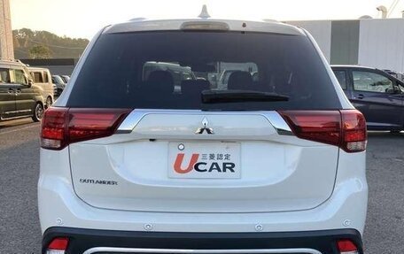 Mitsubishi Outlander III рестайлинг 3, 2021 год, 1 970 003 рублей, 6 фотография