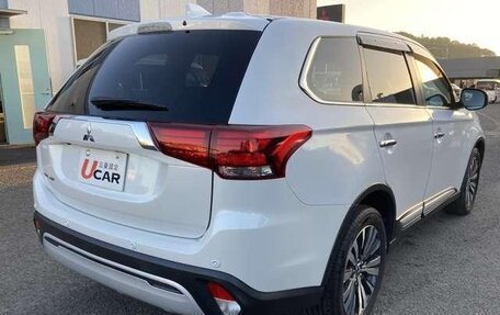 Mitsubishi Outlander III рестайлинг 3, 2021 год, 1 970 003 рублей, 7 фотография