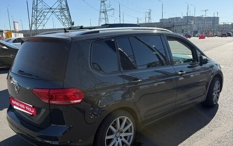 Volkswagen Touran III, 2016 год, 1 750 000 рублей, 2 фотография