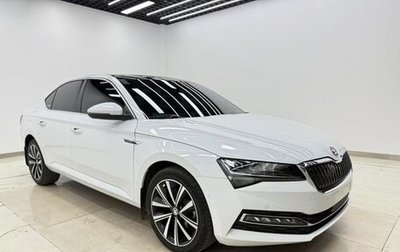 Skoda Superb III рестайлинг, 2022 год, 1 730 000 рублей, 1 фотография