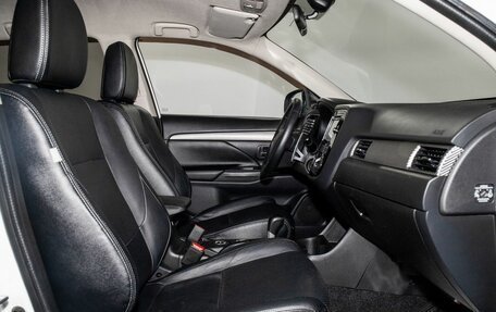 Mitsubishi Outlander III рестайлинг 3, 2013 год, 1 520 000 рублей, 6 фотография