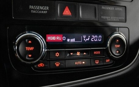 Mitsubishi Outlander III рестайлинг 3, 2013 год, 1 520 000 рублей, 14 фотография