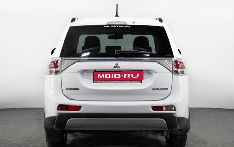 Mitsubishi Outlander III рестайлинг 3, 2013 год, 1 520 000 рублей, 4 фотография