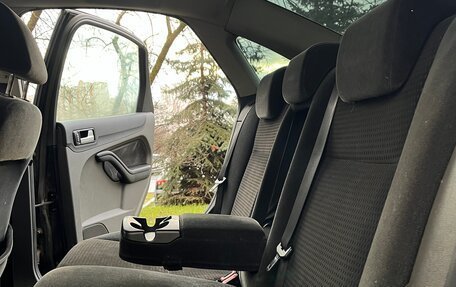 Ford Focus II рестайлинг, 2006 год, 330 000 рублей, 19 фотография