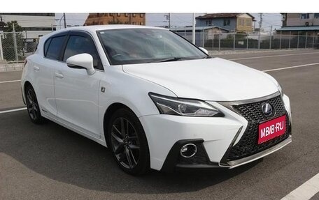 Lexus CT I рестайлинг, 2022 год, 1 800 000 рублей, 1 фотография