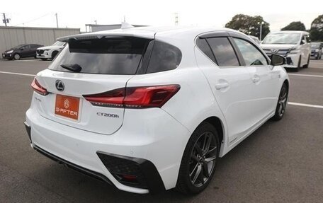 Lexus CT I рестайлинг, 2022 год, 1 800 000 рублей, 4 фотография