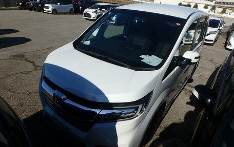 Honda Stepwgn IV, 2019 год, 2 200 000 рублей, 6 фотография