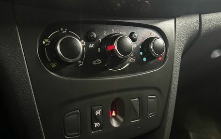 Renault Sandero II рестайлинг, 2014 год, 690 000 рублей, 15 фотография